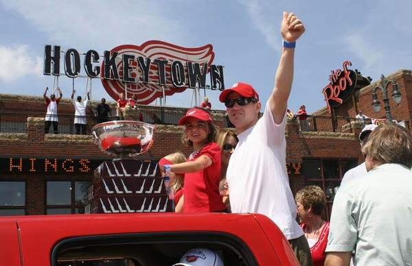 Name:  HockeyTown.jpg
Views: 75
Size:  35.3 KB